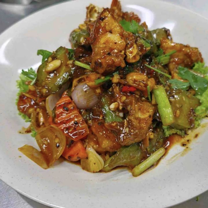 Fish Head with Bittergourd in Black Bean Sauce
