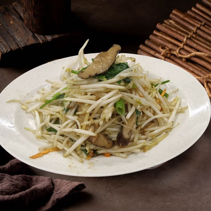 Bean Sprout with Salted Fish
